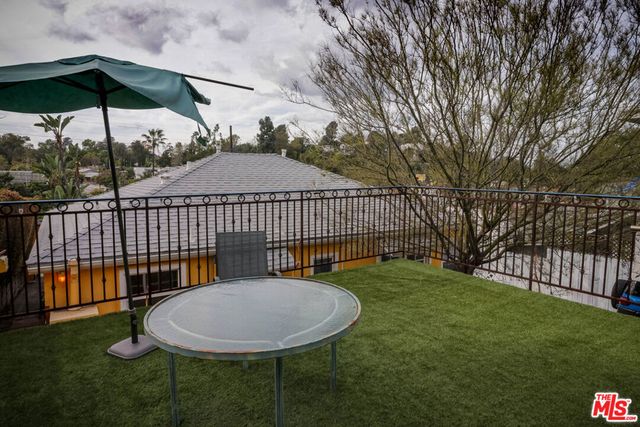 2420 Teviot Street, Los Angeles, CA 90039