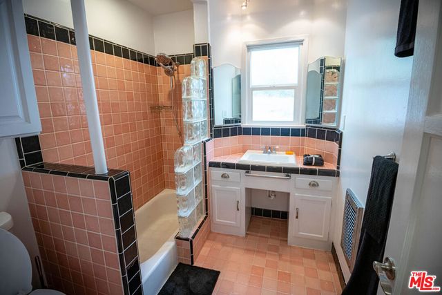 2420 Teviot Street, Los Angeles, CA 90039