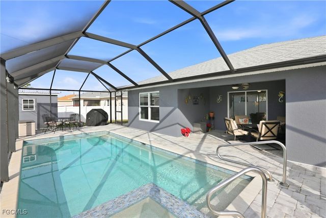 214 NE 24th TER, Cape Coral, FL 33909