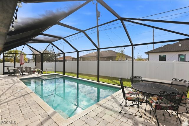 214 NE 24th TER, Cape Coral, FL 33909