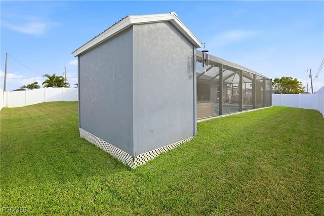 214 NE 24th TER, Cape Coral, FL 33909