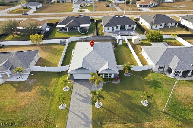 214 NE 24th TER, Cape Coral, FL 33909