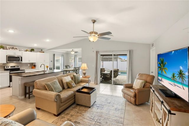 214 NE 24th TER, Cape Coral, FL 33909