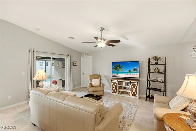 214 NE 24th TER, Cape Coral, FL 33909