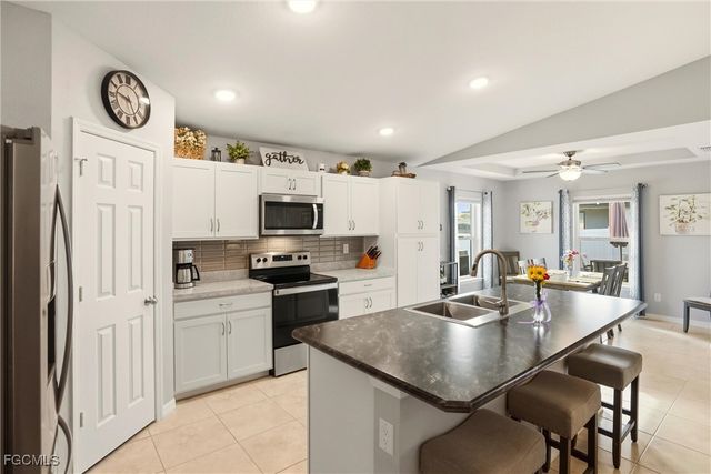 214 NE 24th TER, Cape Coral, FL 33909