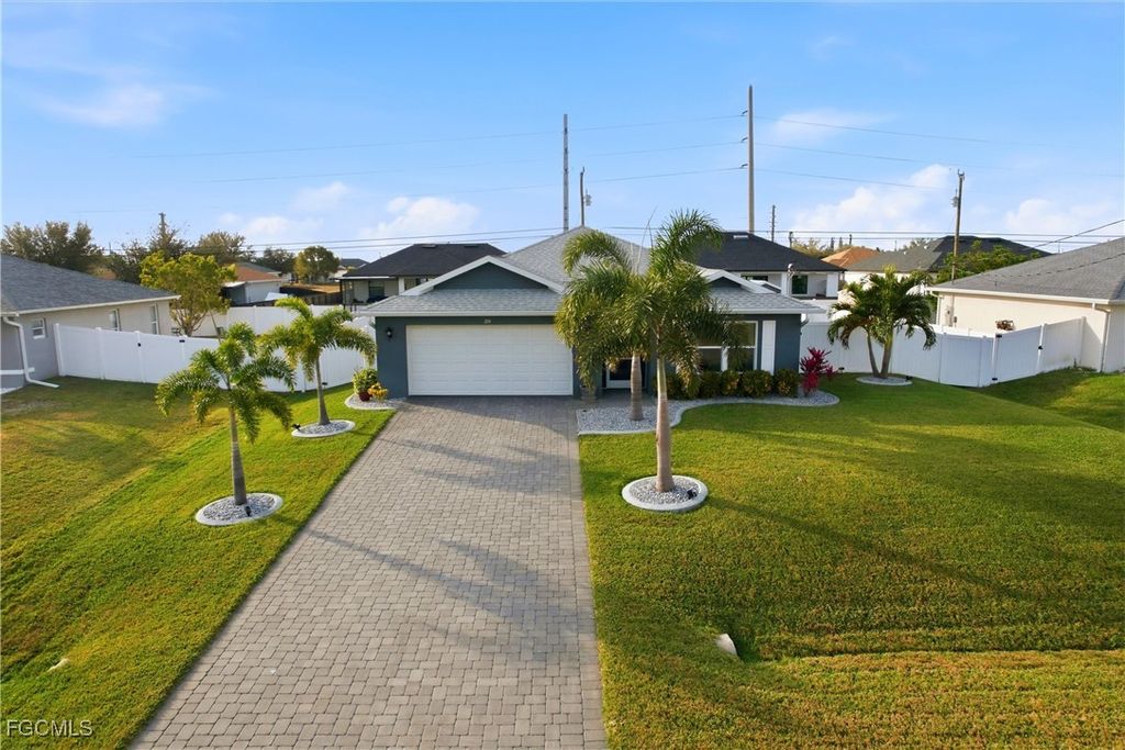 214 NE 24th TER, Cape Coral, FL 33909