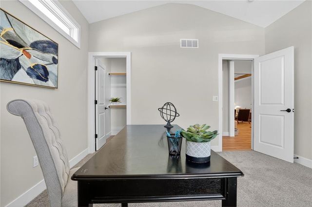 11546 S Olathe View Road, Olathe, KS 66061