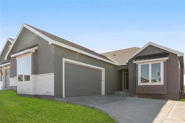 11546 S Olathe View Road, Olathe, KS 66061