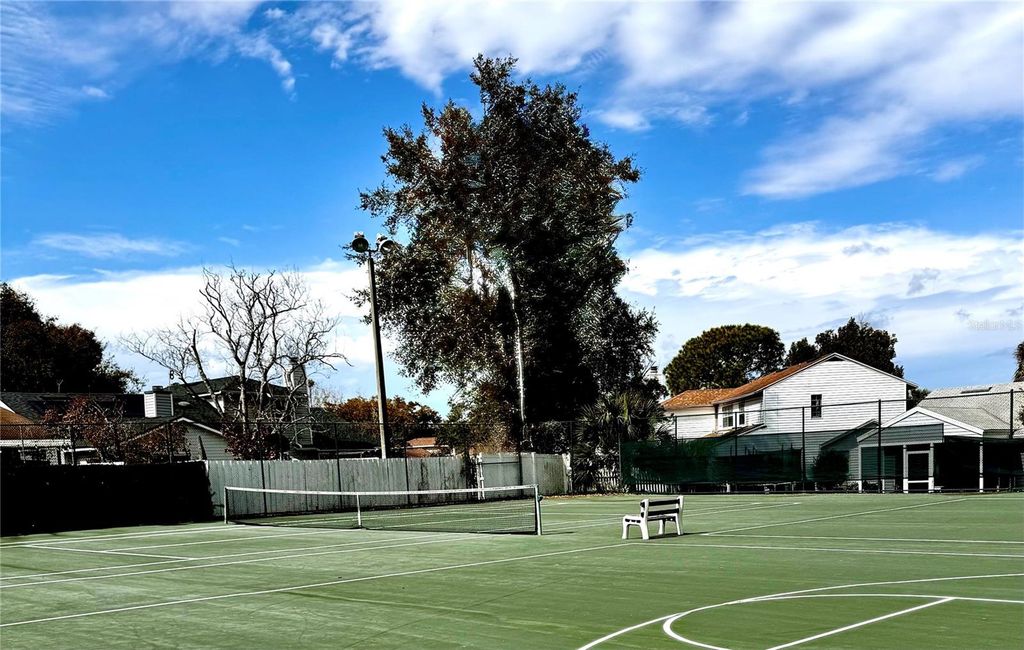 Image 21 of property listing at 1303 DUNHILL DRIVE, Longwood, FL 32750