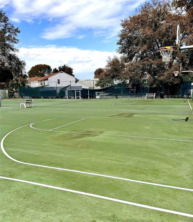 Image 22 of property listing at 1303 DUNHILL DRIVE, Longwood, FL 32750