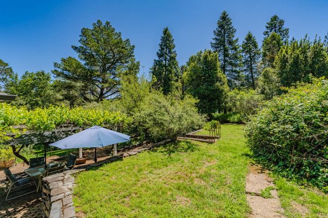 1407 Jackson Gate Rd, Jackson, CA 95642