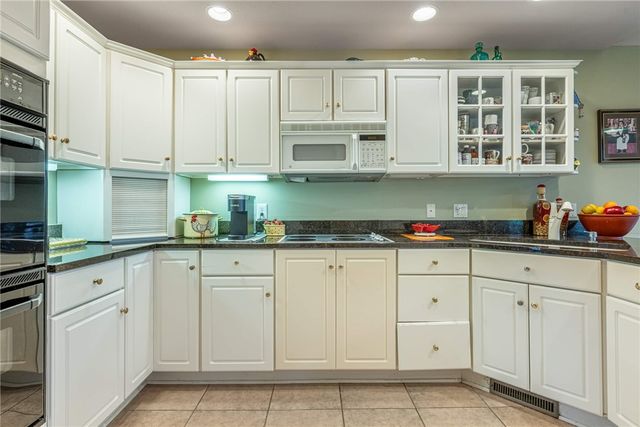 182 Barrington Village Drive, Beavercreek Twp, OH 45385