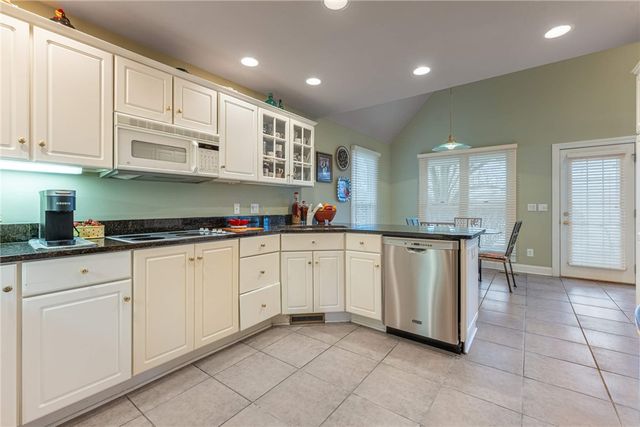 182 Barrington Village Drive, Beavercreek Twp, OH 45385