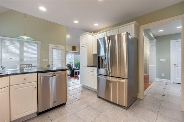 182 Barrington Village Drive, Beavercreek Twp, OH 45385