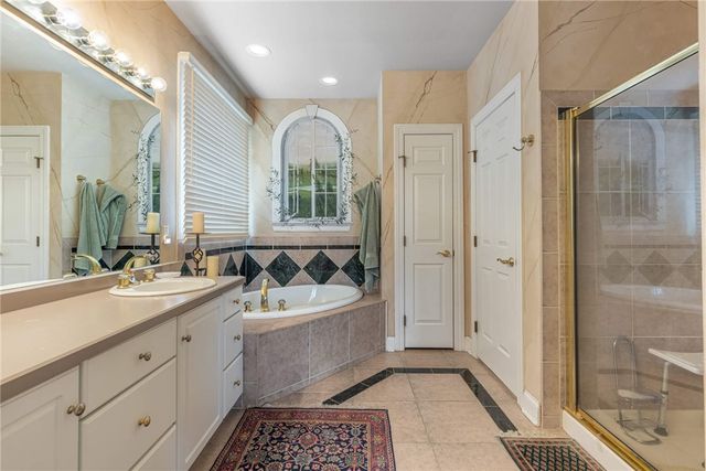 182 Barrington Village Drive, Beavercreek Twp, OH 45385