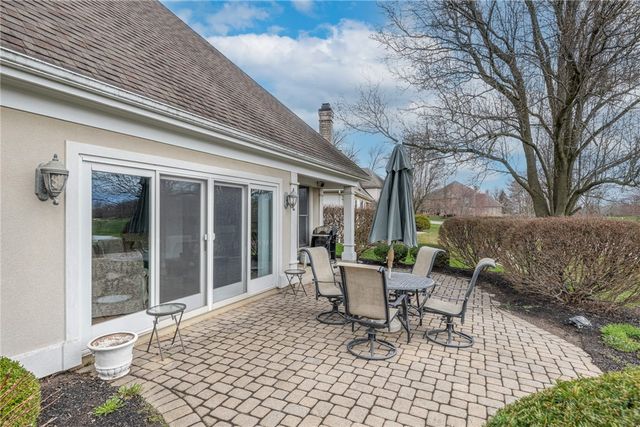 182 Barrington Village Drive, Beavercreek Twp, OH 45385