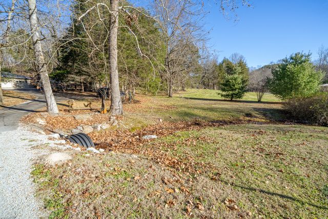 1934 Hog Creek Rd, Waynesboro, TN 38485