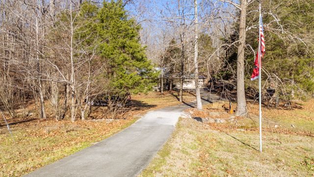 1934 Hog Creek Rd, Waynesboro, TN 38485