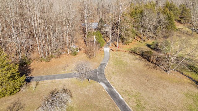 1934 Hog Creek Rd, Waynesboro, TN 38485