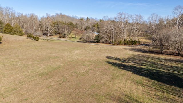 1934 Hog Creek Rd, Waynesboro, TN 38485