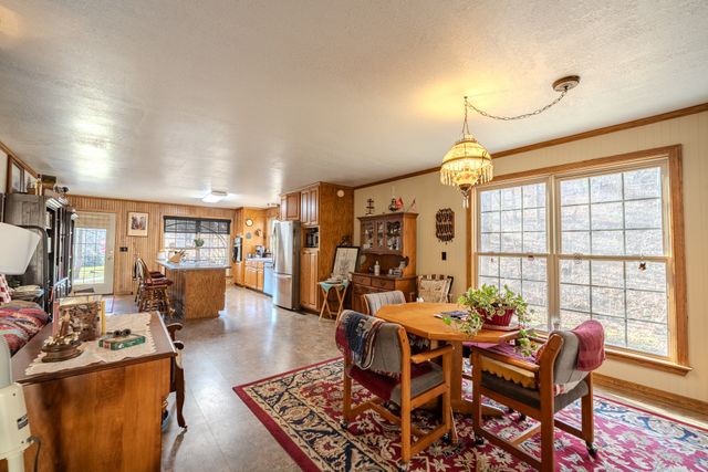 1934 Hog Creek Rd, Waynesboro, TN 38485