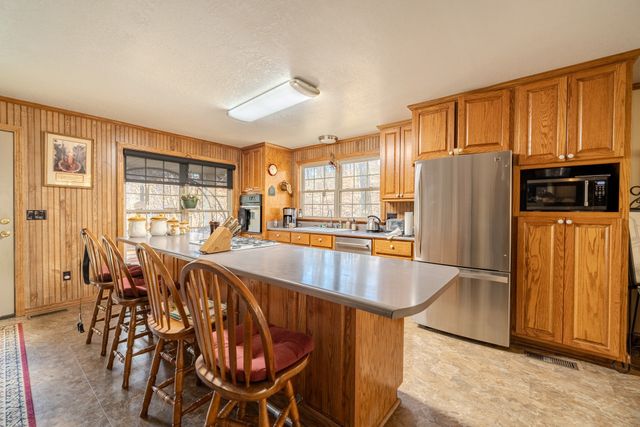 1934 Hog Creek Rd, Waynesboro, TN 38485