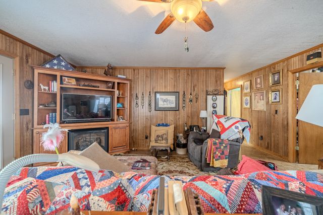 1934 Hog Creek Rd, Waynesboro, TN 38485