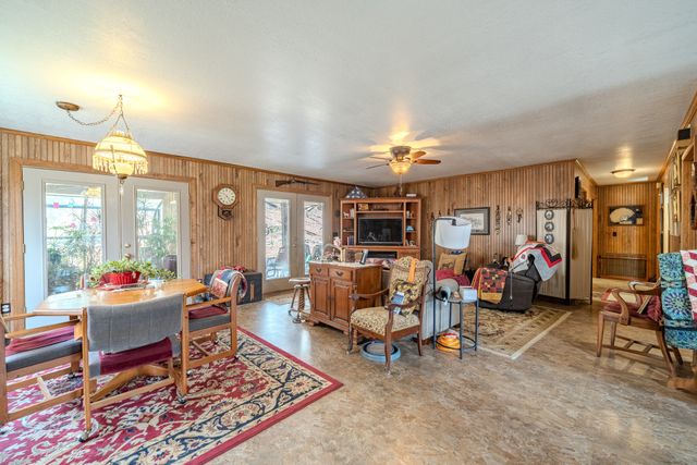 1934 Hog Creek Rd, Waynesboro, TN 38485