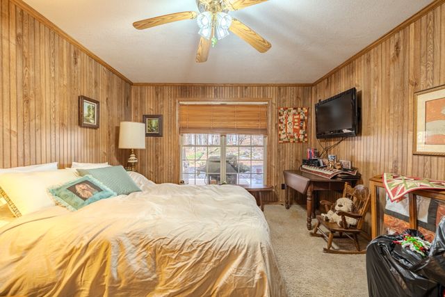 1934 Hog Creek Rd, Waynesboro, TN 38485