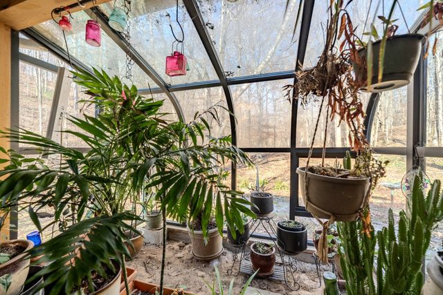 1934 Hog Creek Rd, Waynesboro, TN 38485