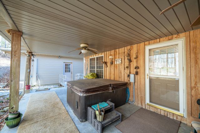 1934 Hog Creek Rd, Waynesboro, TN 38485