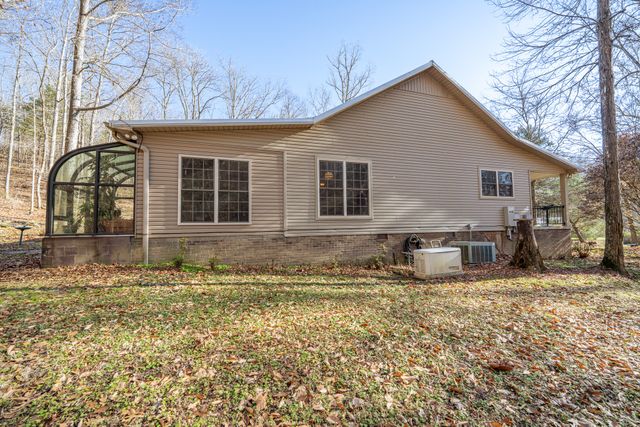 1934 Hog Creek Rd, Waynesboro, TN 38485