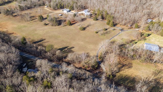 1934 Hog Creek Rd, Waynesboro, TN 38485