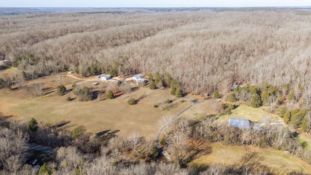 1934 Hog Creek Rd, Waynesboro, TN 38485