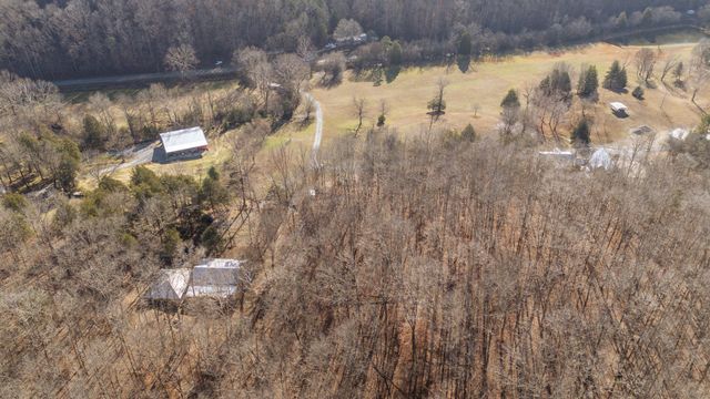 1934 Hog Creek Rd, Waynesboro, TN 38485