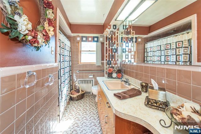 104 Oak Street, Dover Town, NJ 07801