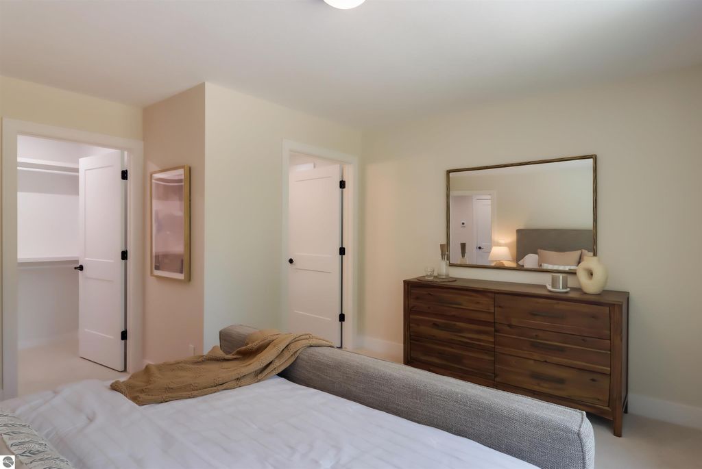 Image 19 of property listing at 1733 Linden Avenue # 17, Traverse City, MI 49686