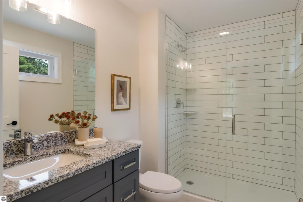 Image 20 of property listing at 1733 Linden Avenue # 17, Traverse City, MI 49686