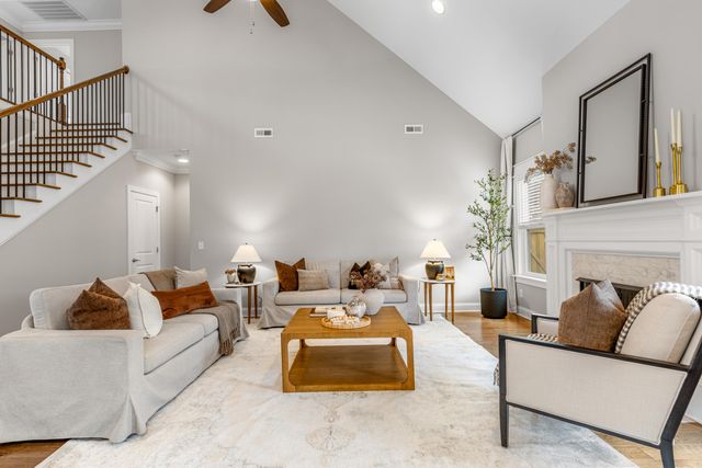 595 Deer Valley Dr, Hixson, TN 37343