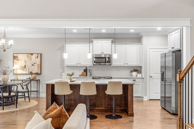 595 Deer Valley Dr, Hixson, TN 37343