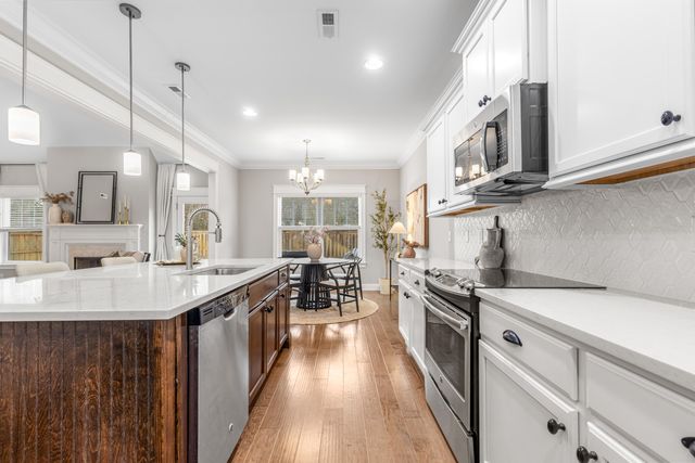 595 Deer Valley Dr, Hixson, TN 37343