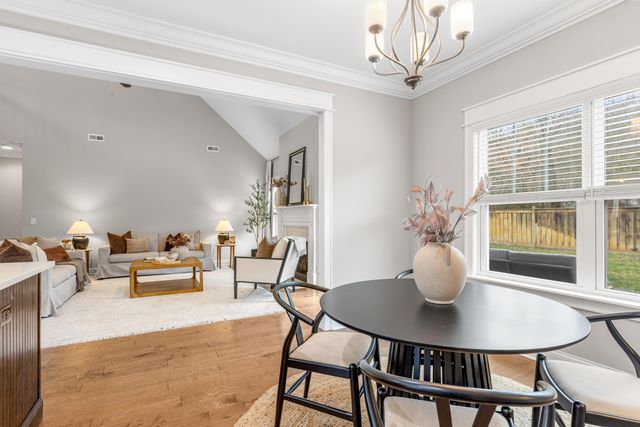 595 Deer Valley Dr, Hixson, TN 37343