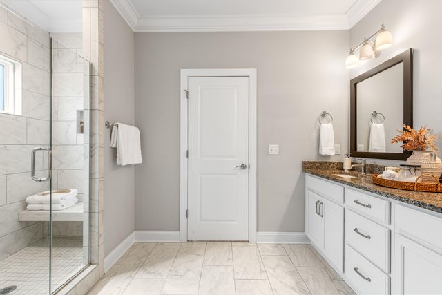 595 Deer Valley Dr, Hixson, TN 37343