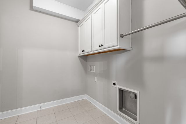 595 Deer Valley Dr, Hixson, TN 37343