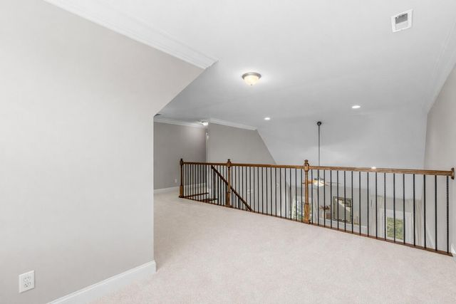 595 Deer Valley Dr, Hixson, TN 37343