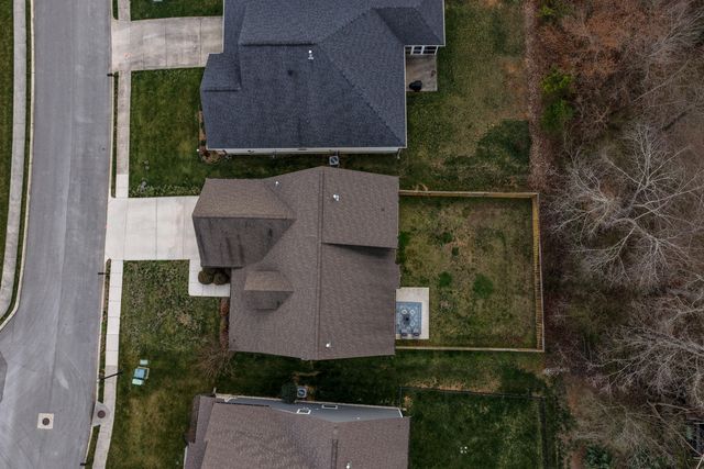 595 Deer Valley Dr, Hixson, TN 37343