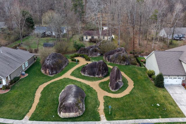 595 Deer Valley Dr, Hixson, TN 37343