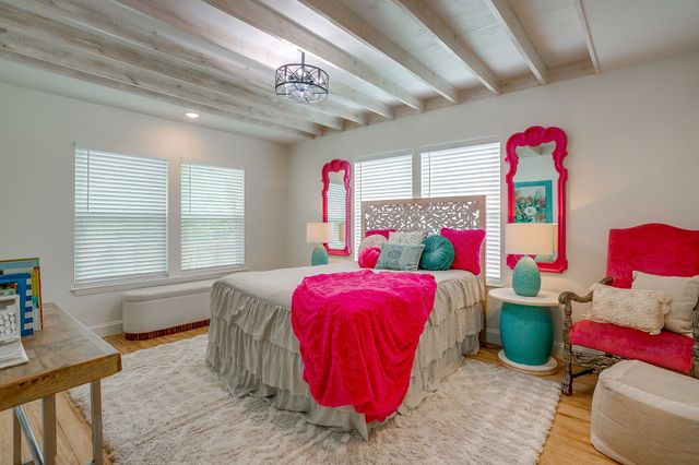 508 S Elm Street, Weatherford, TX 76086