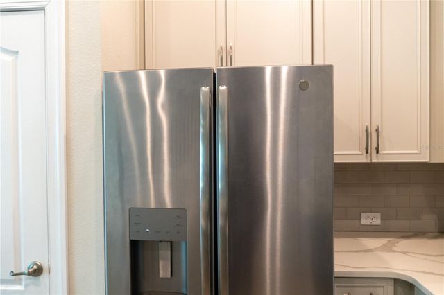 1011 LYCHEE COURT, Lake Mary, FL 32746