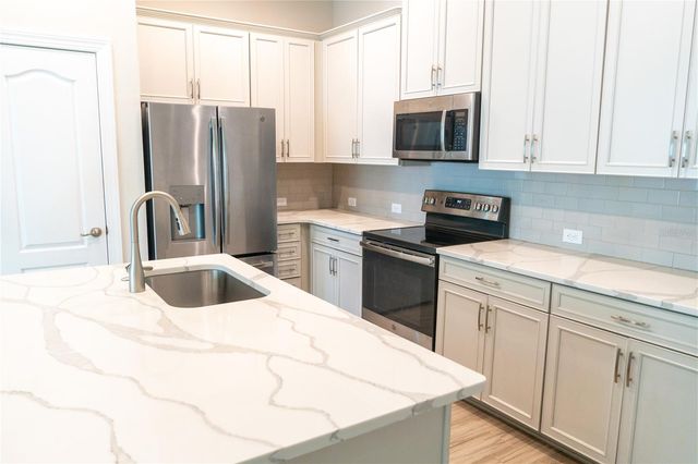 1011 LYCHEE COURT, Lake Mary, FL 32746